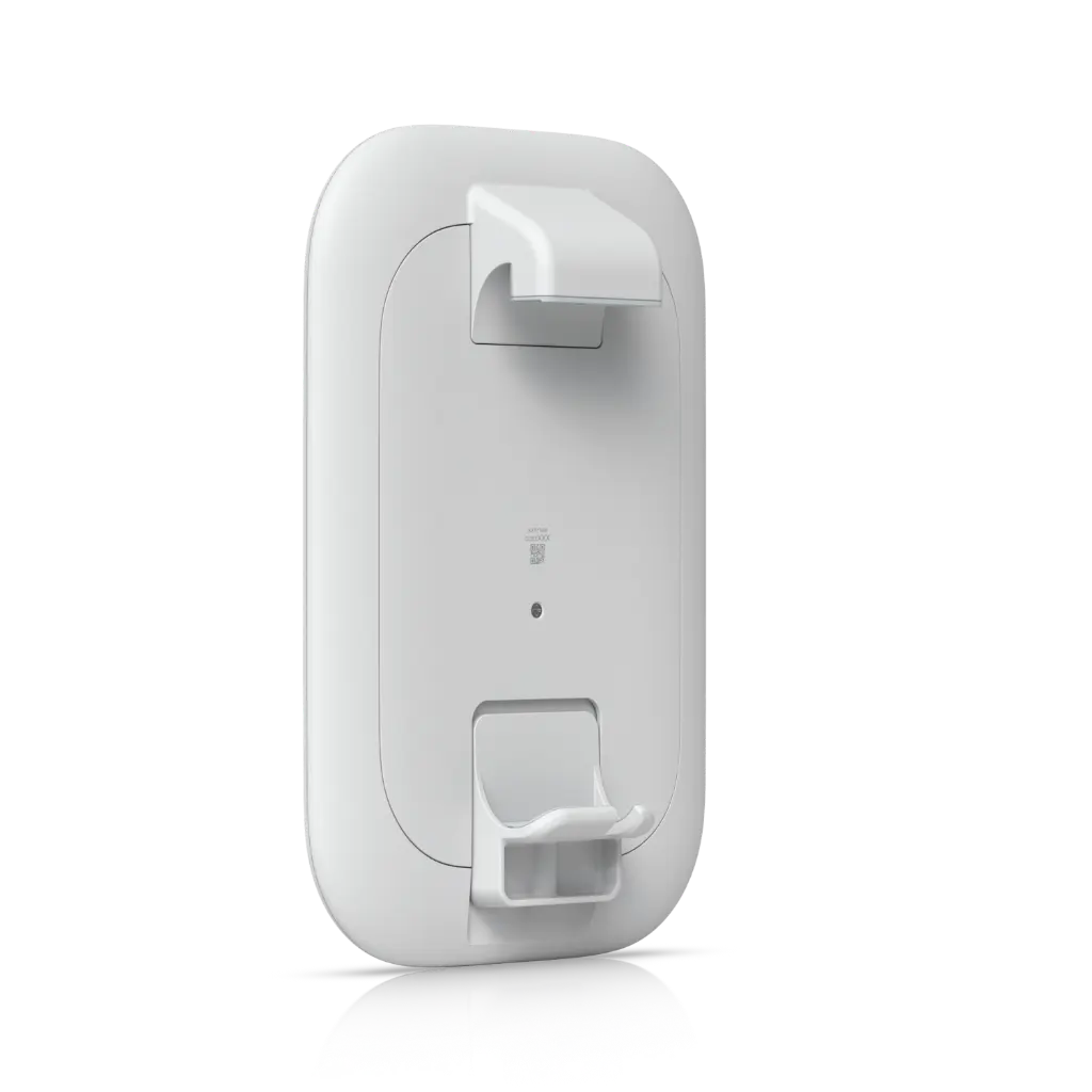 uacc-uk-ultra-panel-antenna-3.webp